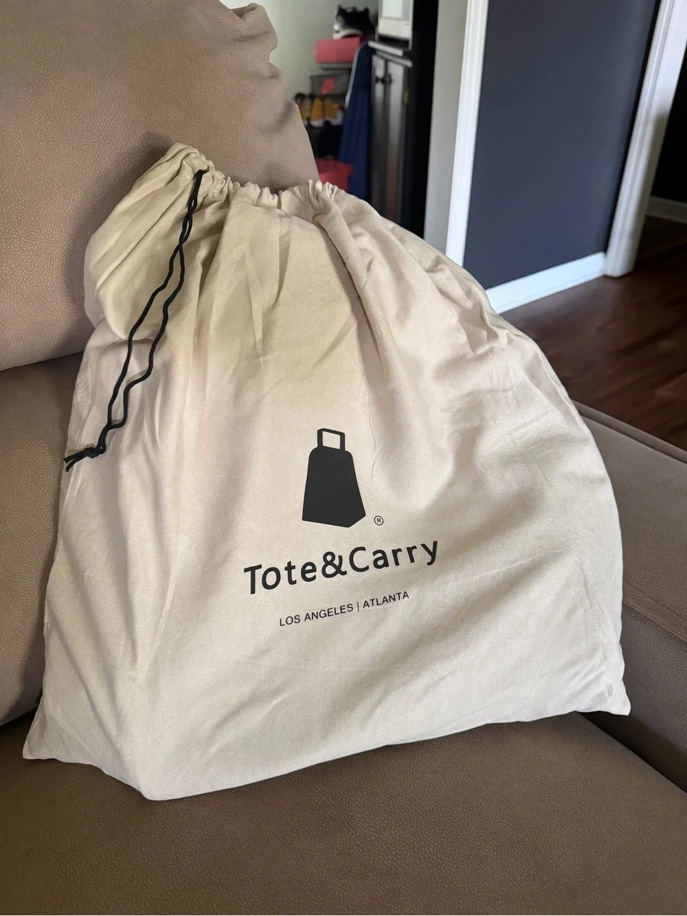 Tote&Carry sleek red